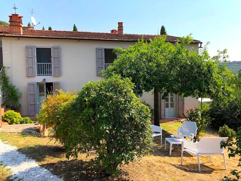 Property building, Patio, Facade/entrance, Garden