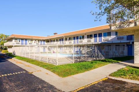 Property building, On site, Pool view, Swimming pool