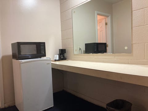 Coffee/tea facilities, minibar