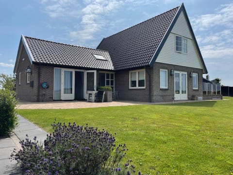 Day, Garden view