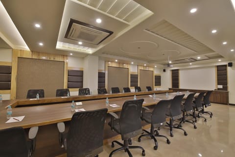 Meeting/conference room