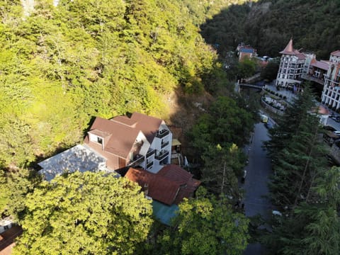 Facade/entrance, Balcony/Terrace, On site, City view, Mountain view, River view, Street view