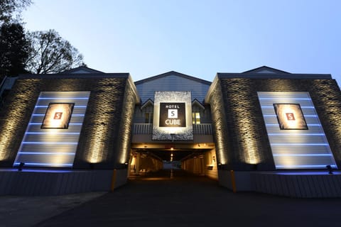 Property building, Facade/entrance