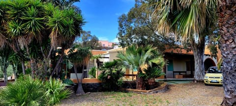 Property building, Garden view, Parking