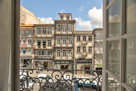 View (from property/room), Balcony/Terrace, Street view