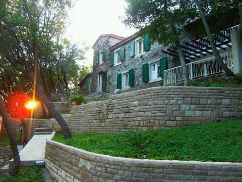 Property building, Facade/entrance, Garden, Sunset