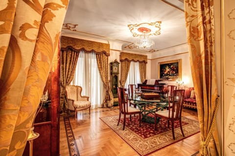 Living room, Lounge or bar, Seating area