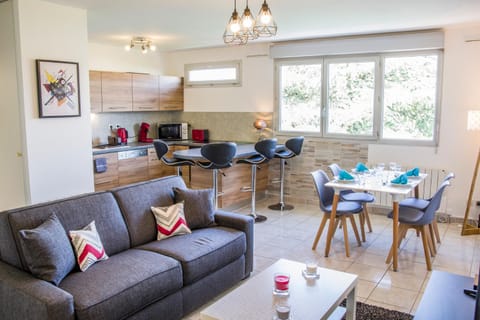 Living room, Dining area