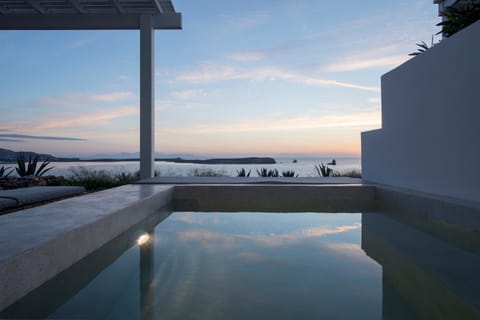 Meltemi Seaside Apartment in Paros, Greece