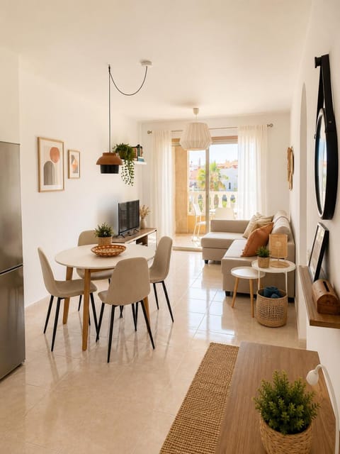 Property building, Restaurant/places to eat, Breakfast