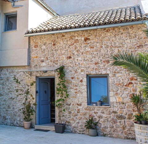 Property building, Facade/entrance