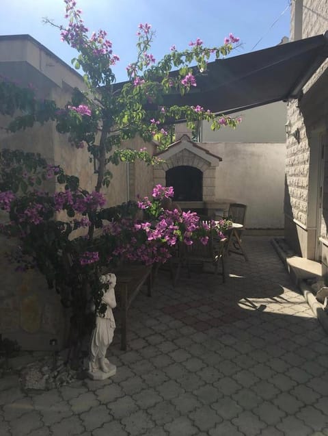 A & A Luxury Guest House Apartment in Okrug Gornji