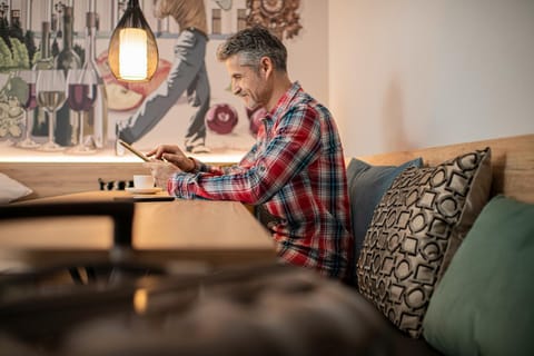 People, Decorative detail, Guests