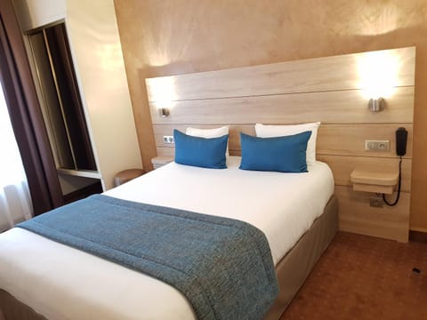 Photo of the whole room, Decorative detail, Bedroom