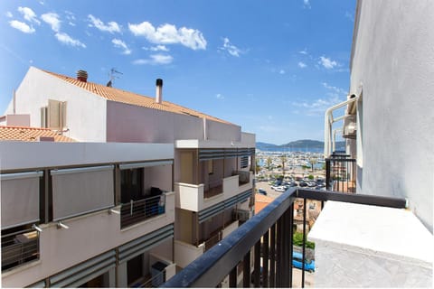 Property building, Nearby landmark, Neighbourhood, Bird's eye view, Balcony/Terrace, City view, Street view