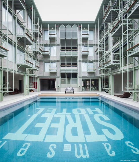 Swimming pool, Swimming pool