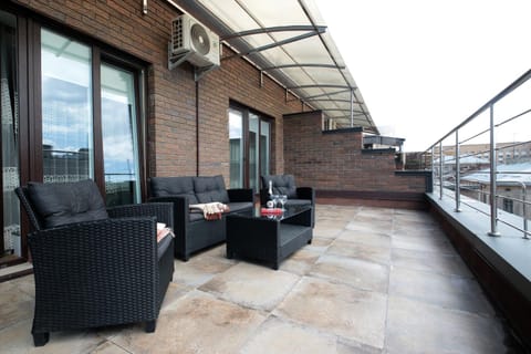 View (from property/room), Balcony/Terrace, Seating area
