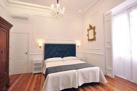 Bed, Bedroom, wardrobe, air conditioner
