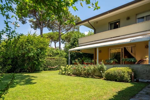 Villa Verde a Forte dei Marmi Villa in Forte dei Marmi
