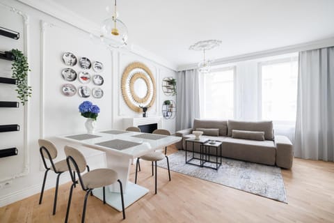 Living room, Seating area, Dining area