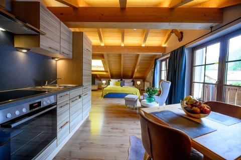 Balcony/Terrace, Kitchen or kitchenette, Dining area