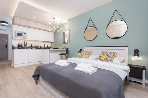 Bed, Kitchen or kitchenette, Photo of the whole room, towels