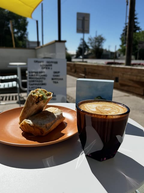 Coffee/tea facilities, Food and drinks, Food, Breakfast