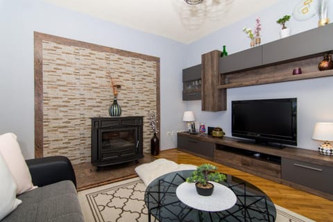 FLORA Apartment in Okrug Gornji