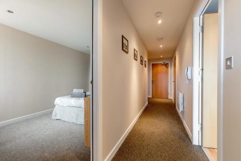 Modern Riverfront Apt. 10 mins from Hydro/SECC Apartment in Glasgow