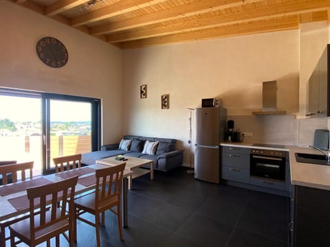 View (from property/room), Kitchen or kitchenette, Living room, Seating area, Dining area, minibar, pet friendly, stove, kitchen