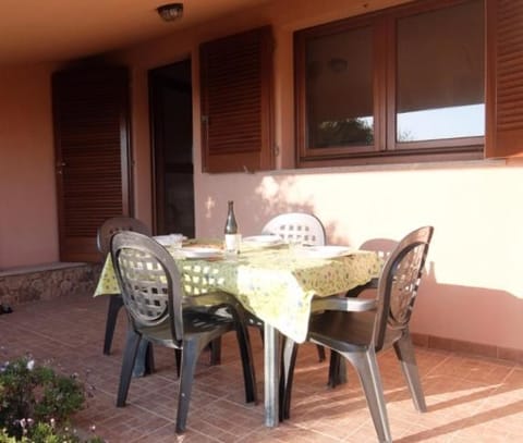 Patio, Facade/entrance, Dining area