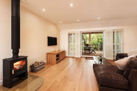 TV and multimedia, Seating area