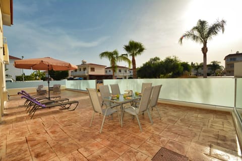 Patio, Balcony/Terrace, Seating area