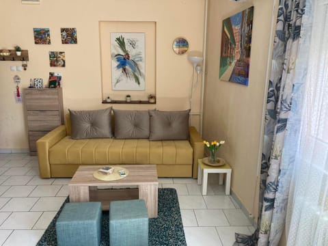 Living room, Decorative detail, Seating area