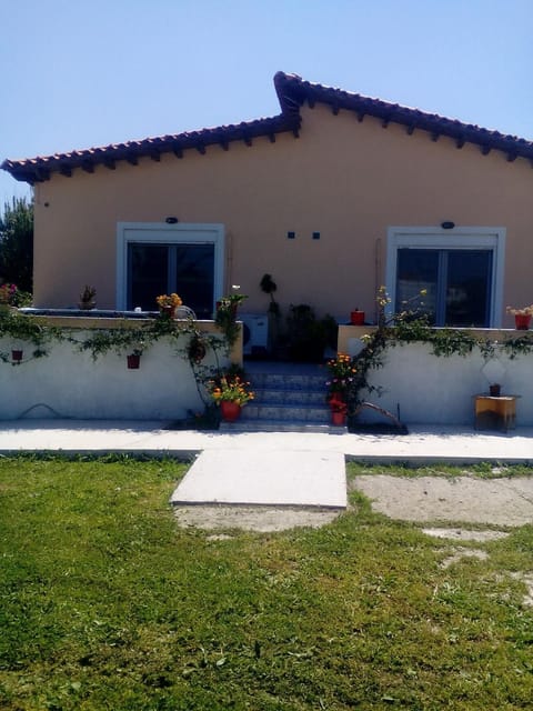 Studios ΣΤΟΥΣ ΠΥΡΓΟΥΣ ΘΕΡΜΗΣ Apartment in İzmir Province