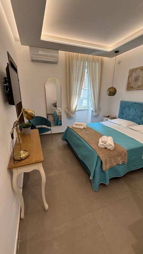 Bedroom, air conditioner