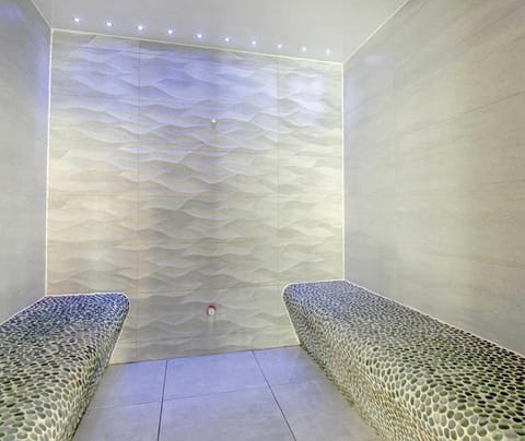 Porth Retreat at Newquay Bay Resort Campground/
RV Resort in Newquay