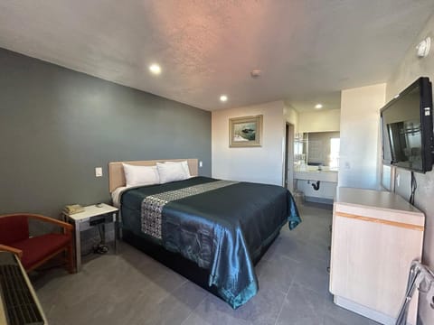 California Inn Hotel and Suites Adelanto US 395 Hotel in Victorville