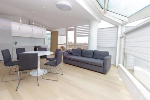 Living room, Communal kitchen