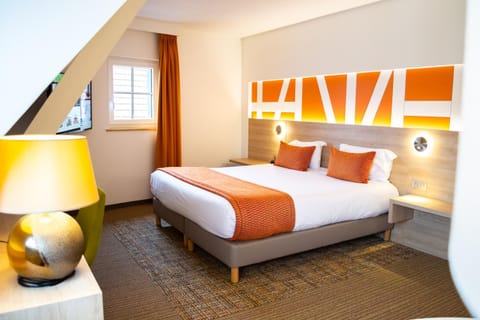 Bedroom, air conditioner