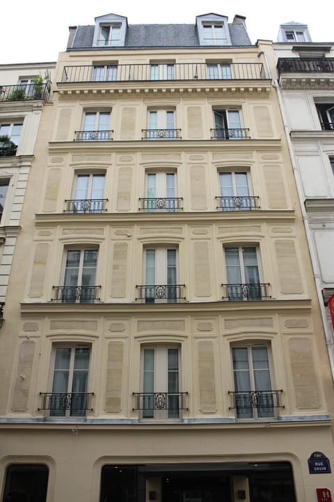 Facade/entrance, Balcony/Terrace