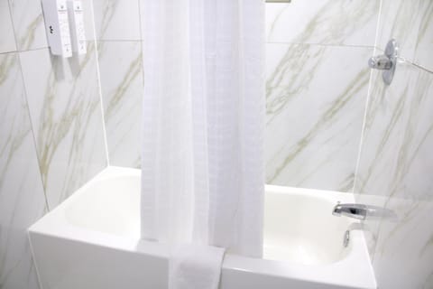 Hometowne Inn & Suites Motel in Indiana