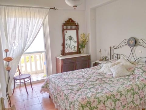 Theologos: Front Sea View Apartment Apartment in Euboea