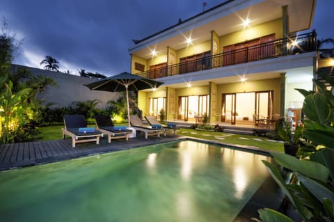 Property building, Swimming pool, Swimming pool