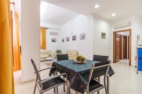 Living room, air conditioner