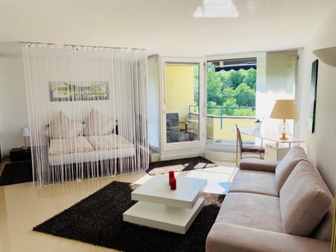 Bed, Living room, Photo of the whole room, Seating area, Bedroom