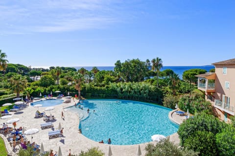 Nearby landmark, Spring, Day, Natural landscape, Beach, Pool view, Sea view, Swimming pool, sunbed