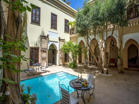 Property building, Swimming pool, Swimming pool