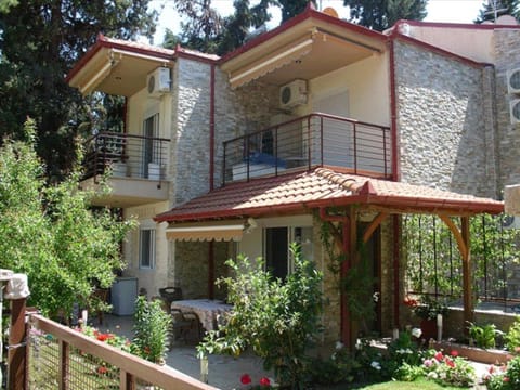 Property building, Garden view