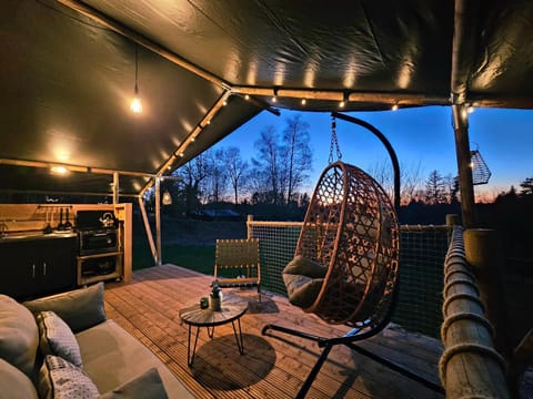 Property building, Balcony/Terrace